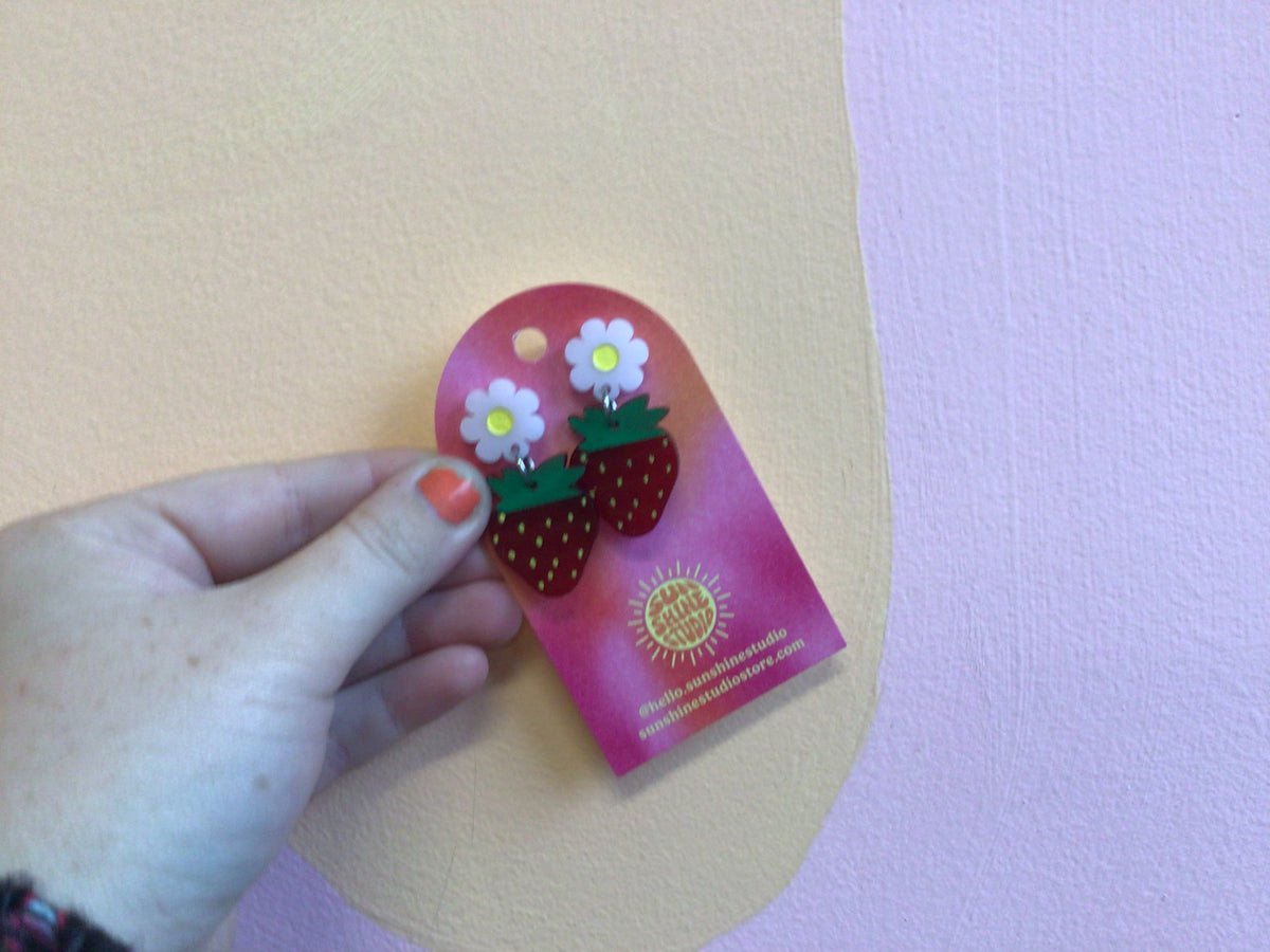 Strawberries & Daisies