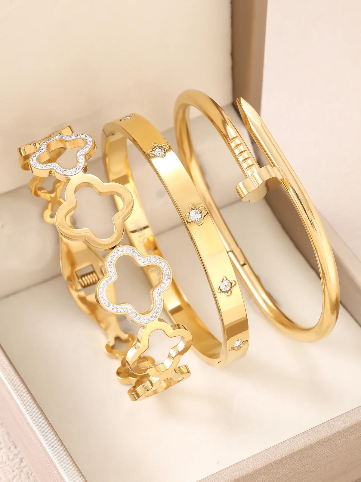 1PC 18K Gold Plated Stainless Steel Stackable Bracelet with Chain And Clover Design Fashion Accessory for Women Casual Wear