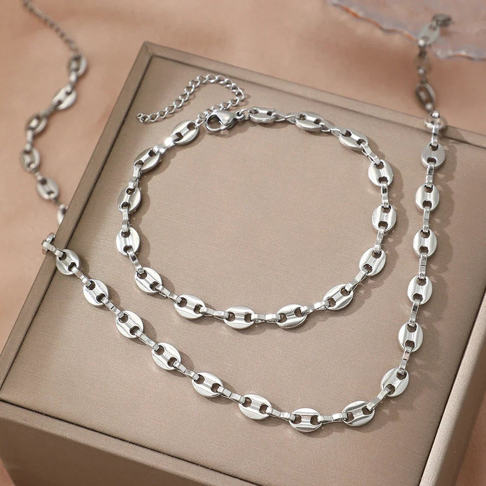 Stainless Steel Jewelry Set Necklaces Bracelet with Cute Pig Nose Hollow Carving High-end textured jewelry set For Women Jewelry