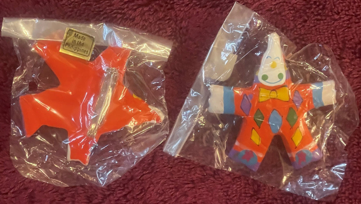 Rare 1960s Handmade Wood Colorful Clown Star Pin π Unopened in Package