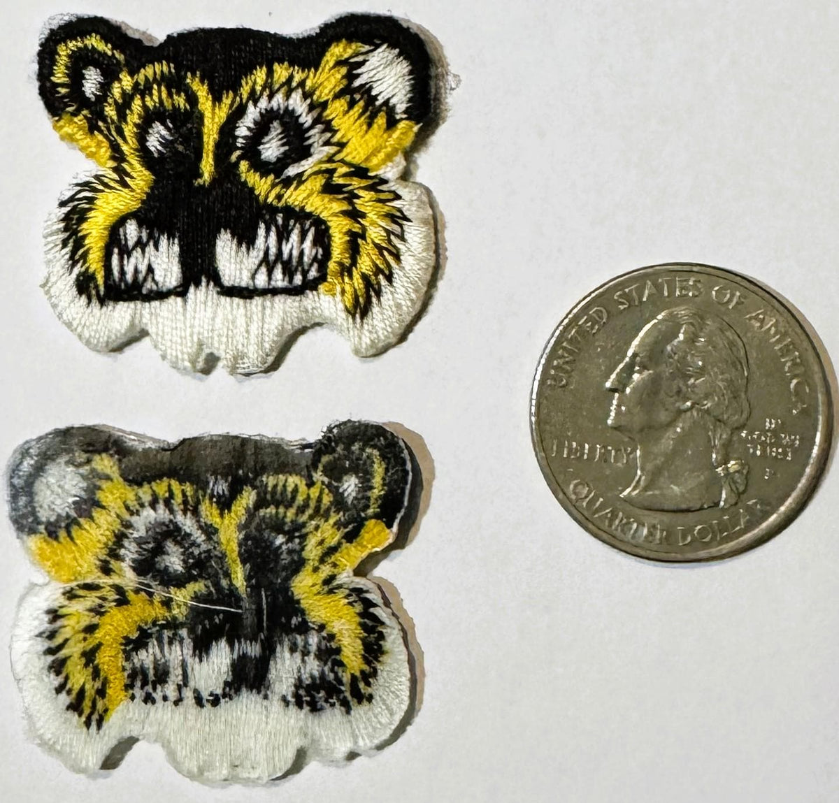 Vintage Embroidered Tiger Patch – NOS 1¼" Stylized Face Design (Yellow Black)