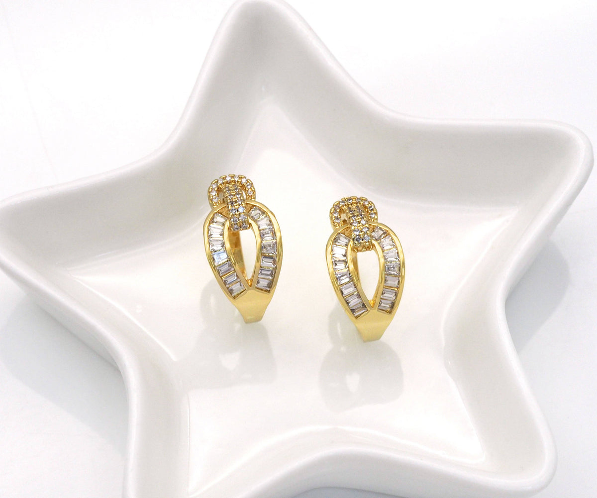 CZ Pave Gold Oval Horseshoe Buckle Link Ring, Sku#LD344