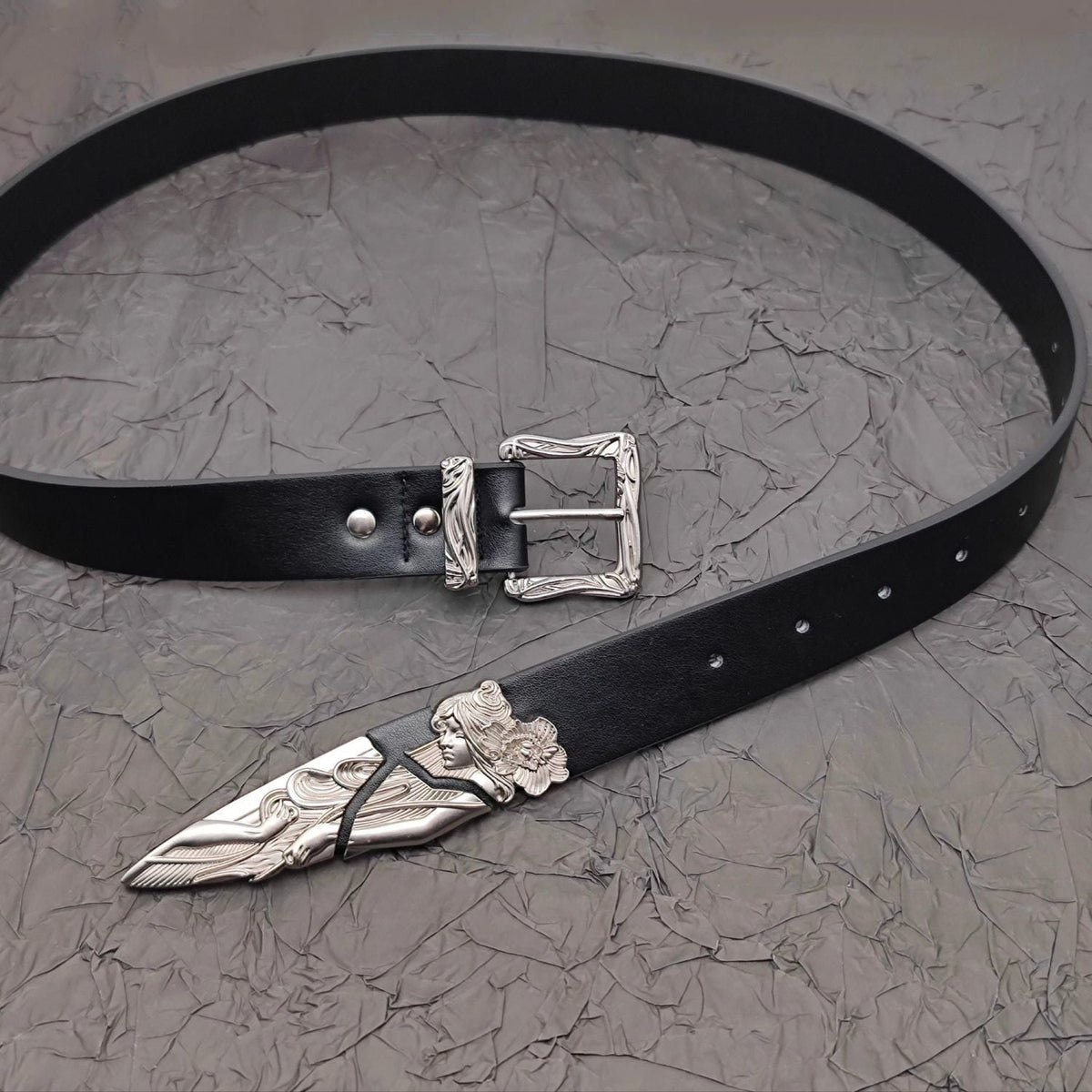 Retro Metal Western Broken Sword Swordsman Carved Belt