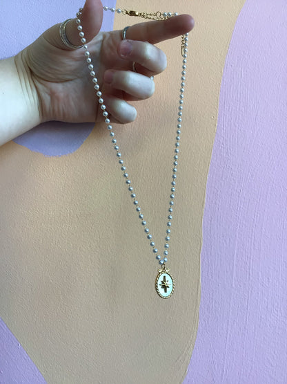 Pearly Chain Star Pendant Necklace