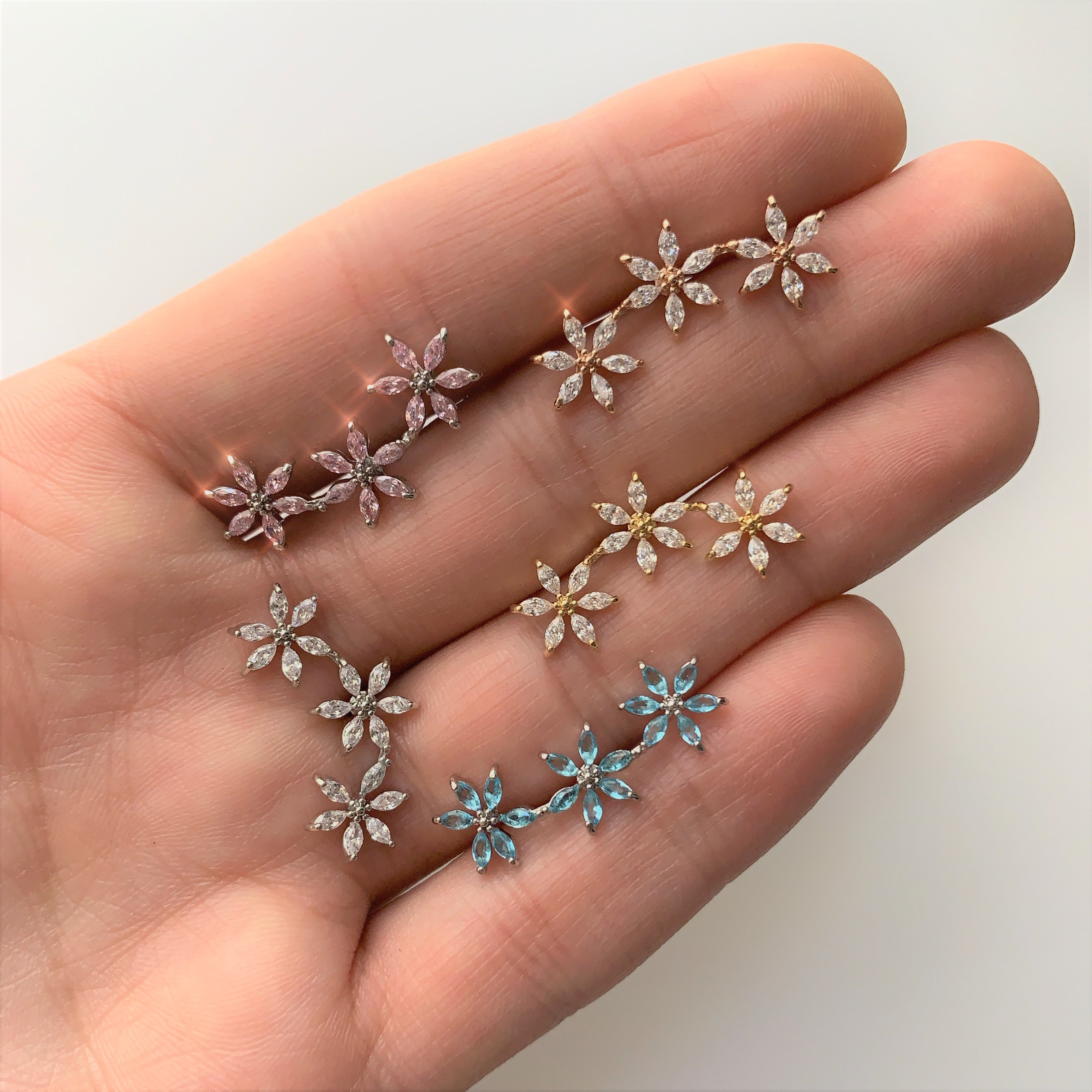 16G 1/4 Aqua CZ Gem Tri Flower Cartilage