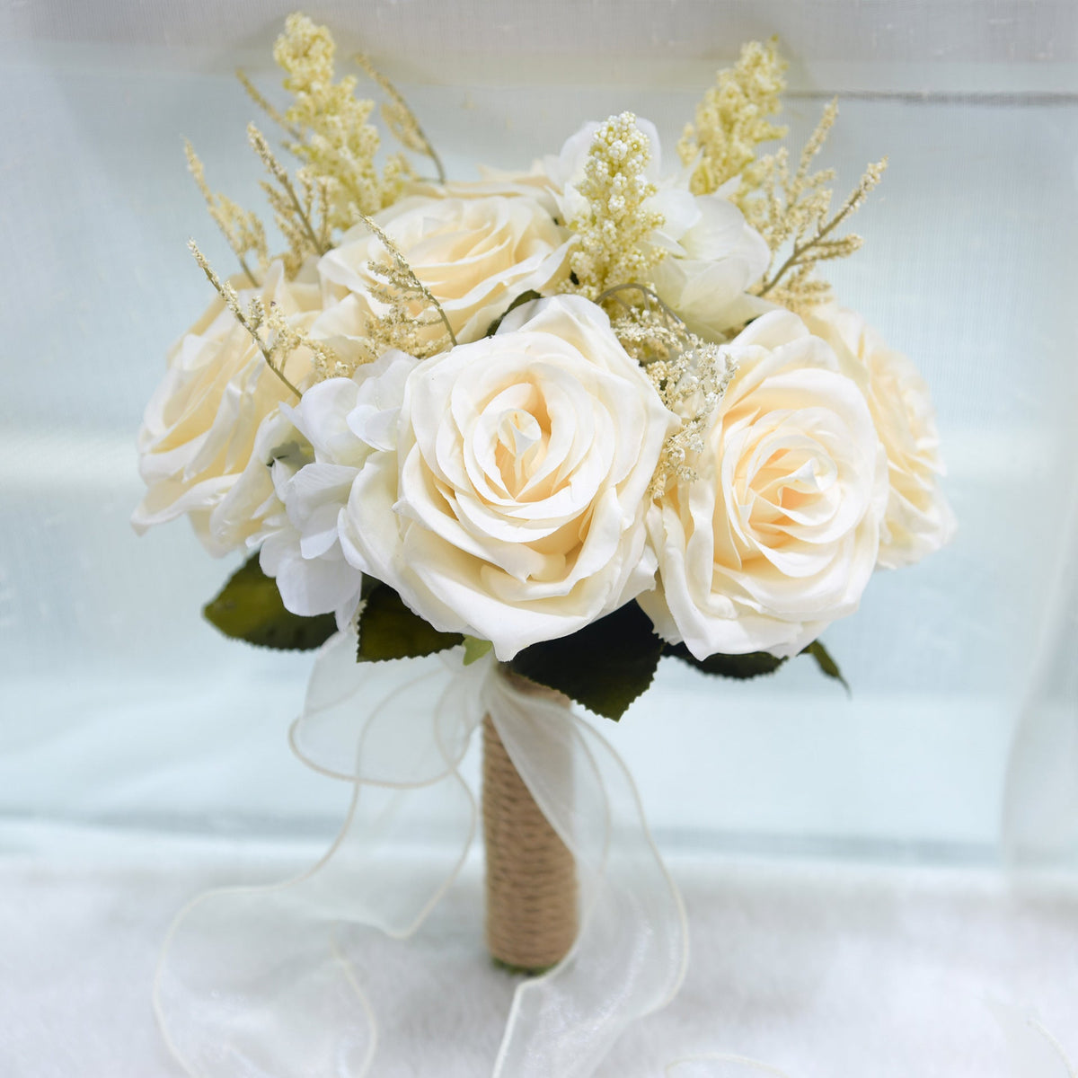 Outdoor Hand Bouquet Wedding Photography Prop