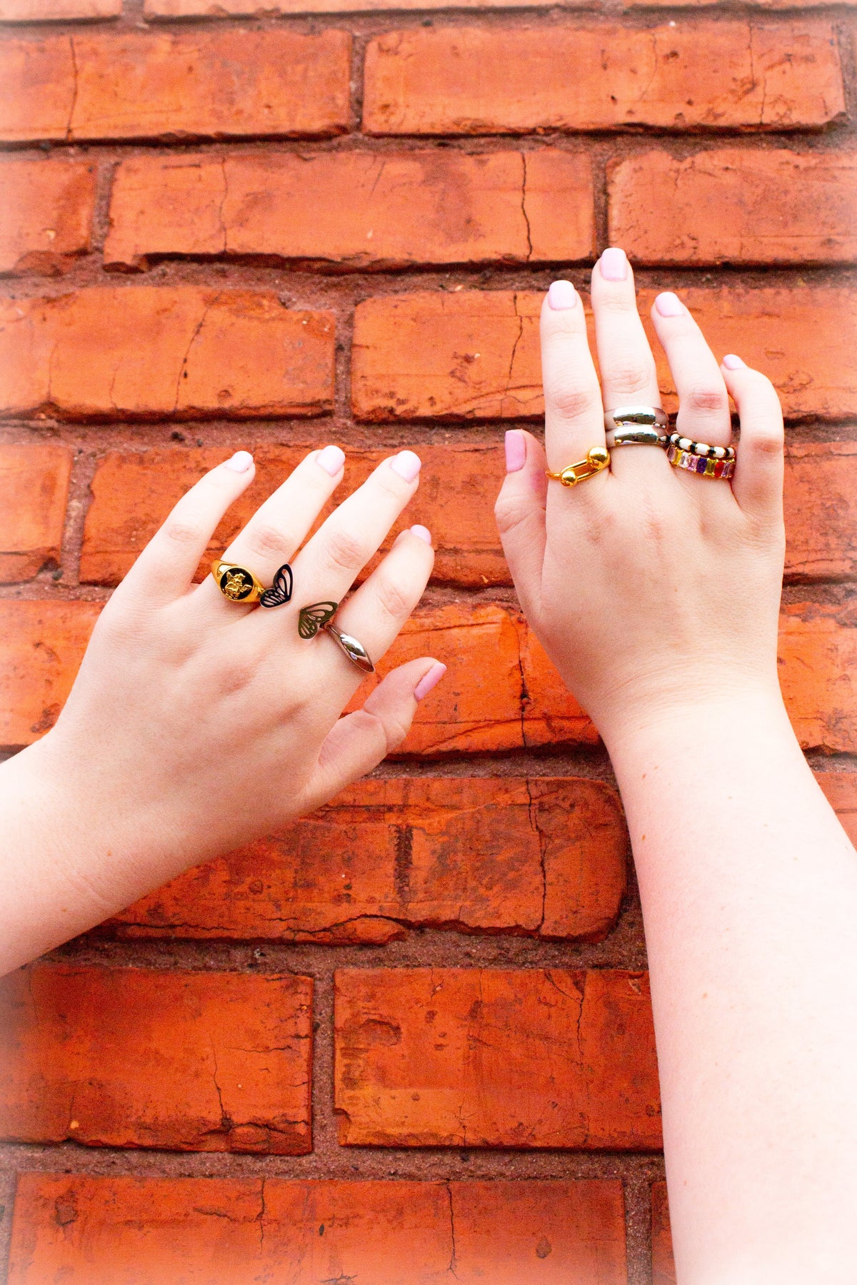 Twister Ball Titanium Ring
