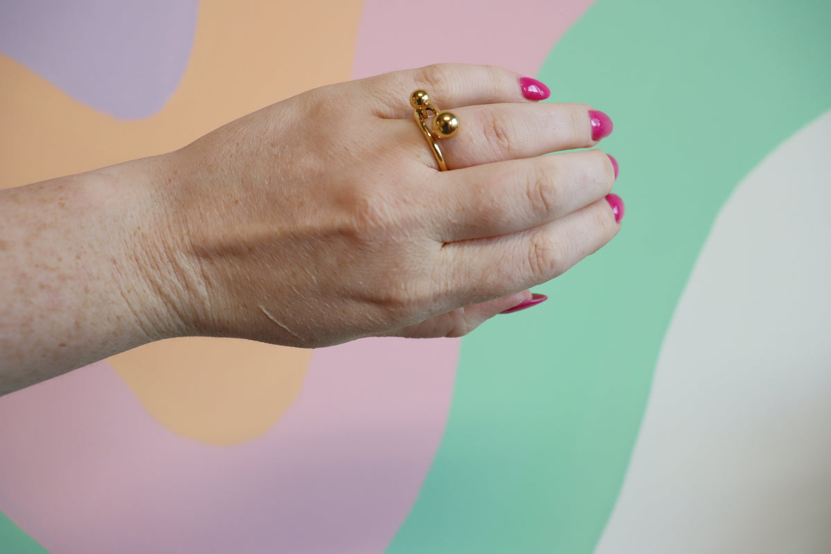 Twister Ball Titanium Ring