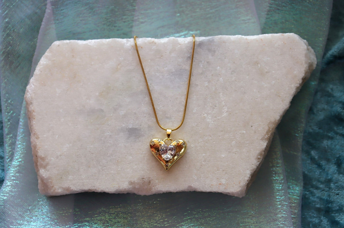 The Queens Shimmering Necklace