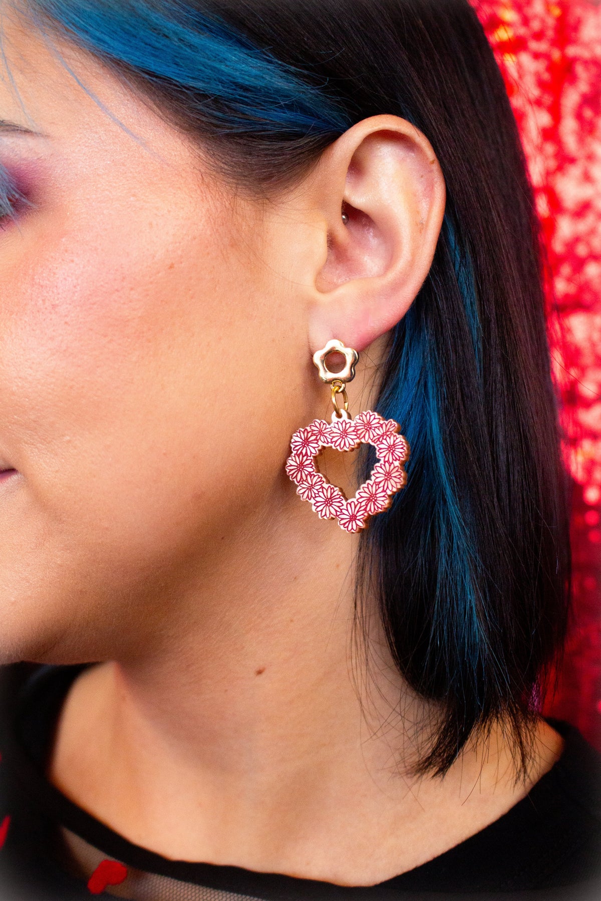 Buy Yourself Flowers-Engraved Daisy Earrings