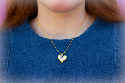 The Queens Shimmering Necklace