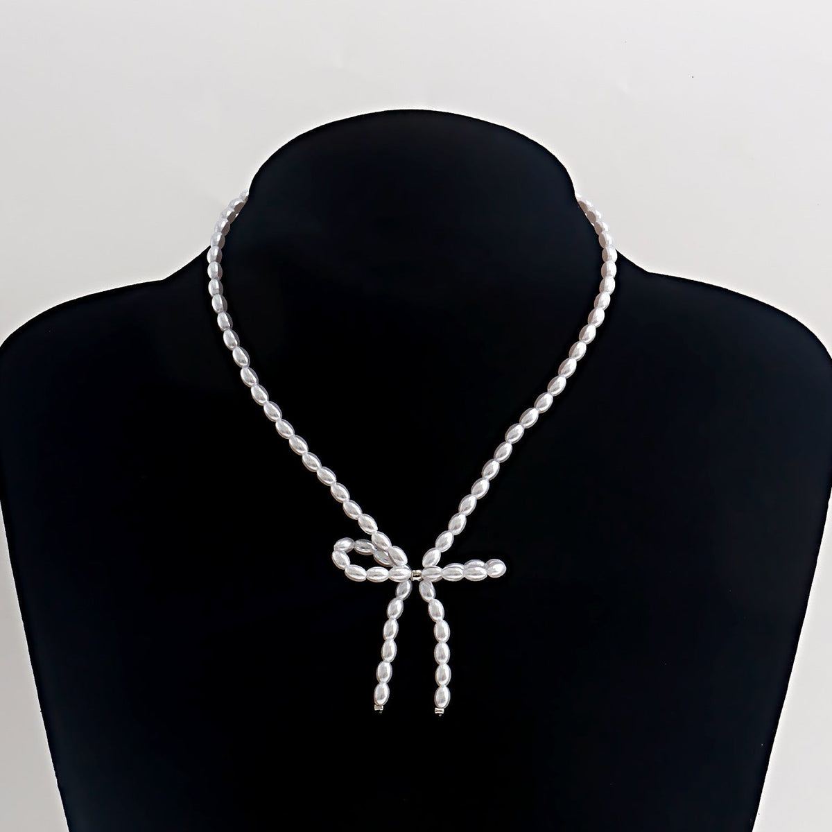 Pearl Chain Bow Knot Pendant Pearl Choker Necklace