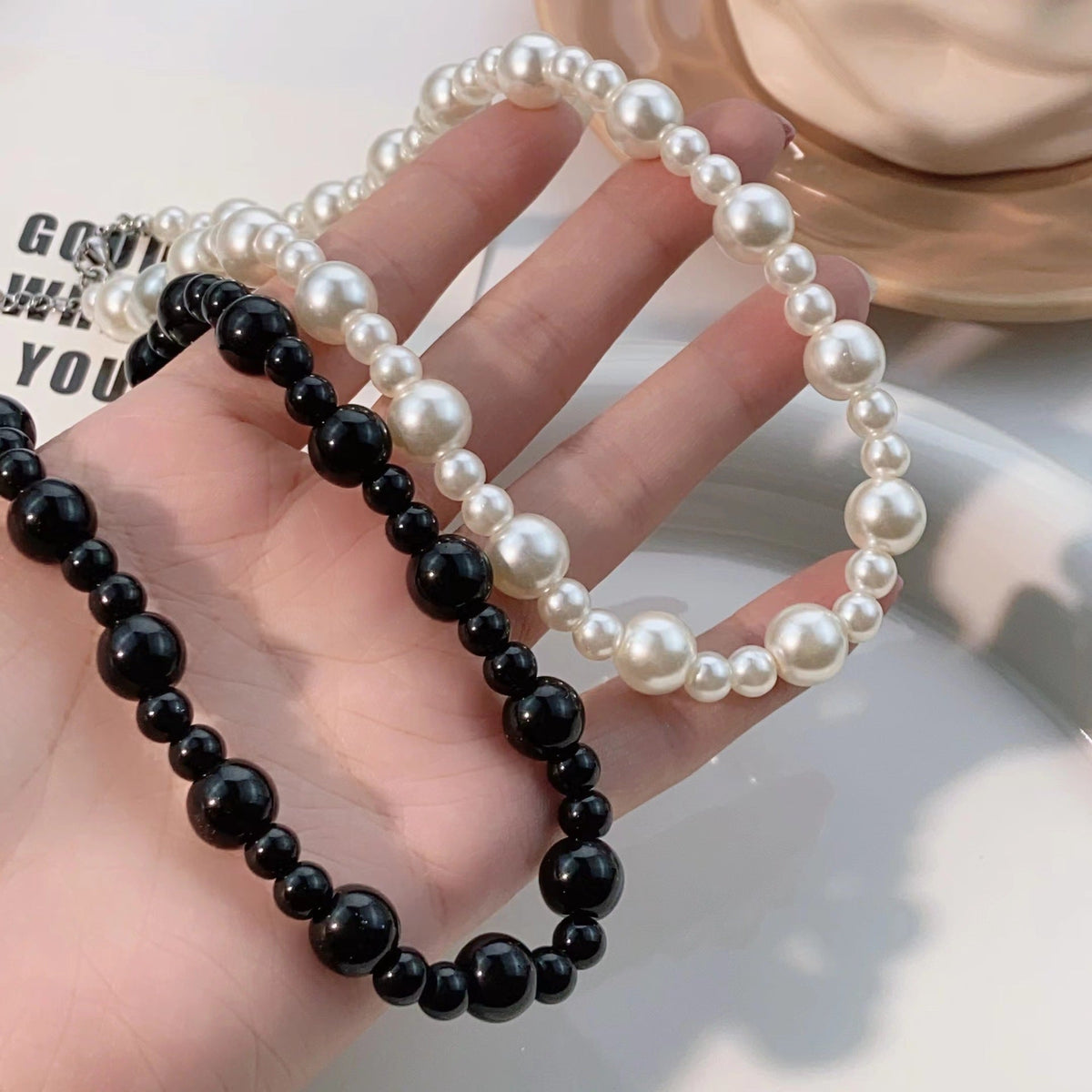 Round Glass Beaded Chain Clavicle Choker Necklace