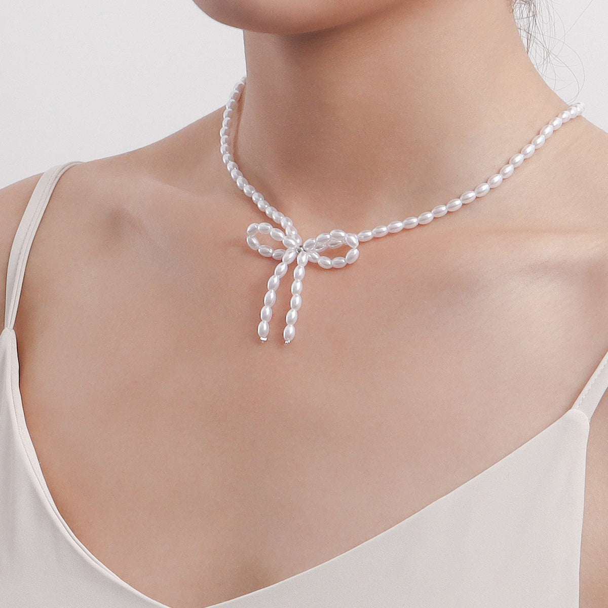 Pearl Chain Bow Knot Pendant Pearl Choker Necklace