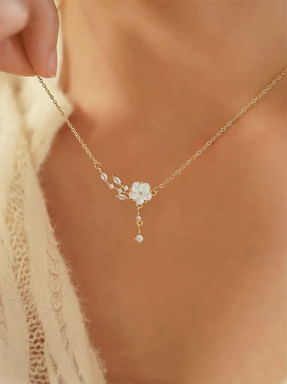 Camellia Female Light Luxury Minority Clavicle Chain Valentine's Necklaces