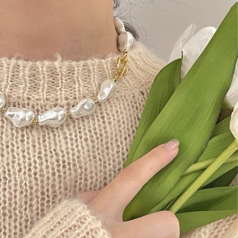 Baroque Irregular Pearl Pendant Choker Necklace for Women