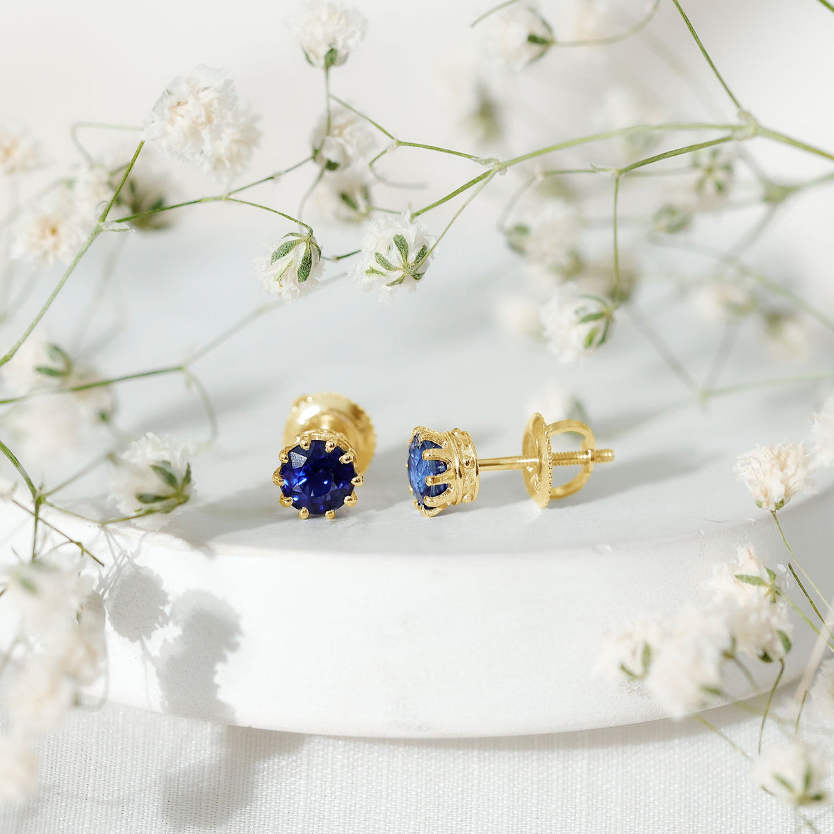 1.9 Carat Blue Sapphire Solitaire Vintage Earrings for Women