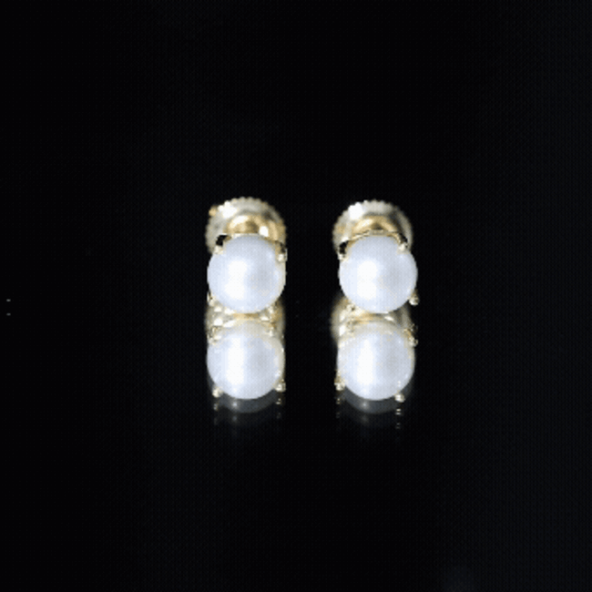 Natural 4.4 Carat Pearl Stud Earrings with Certificate