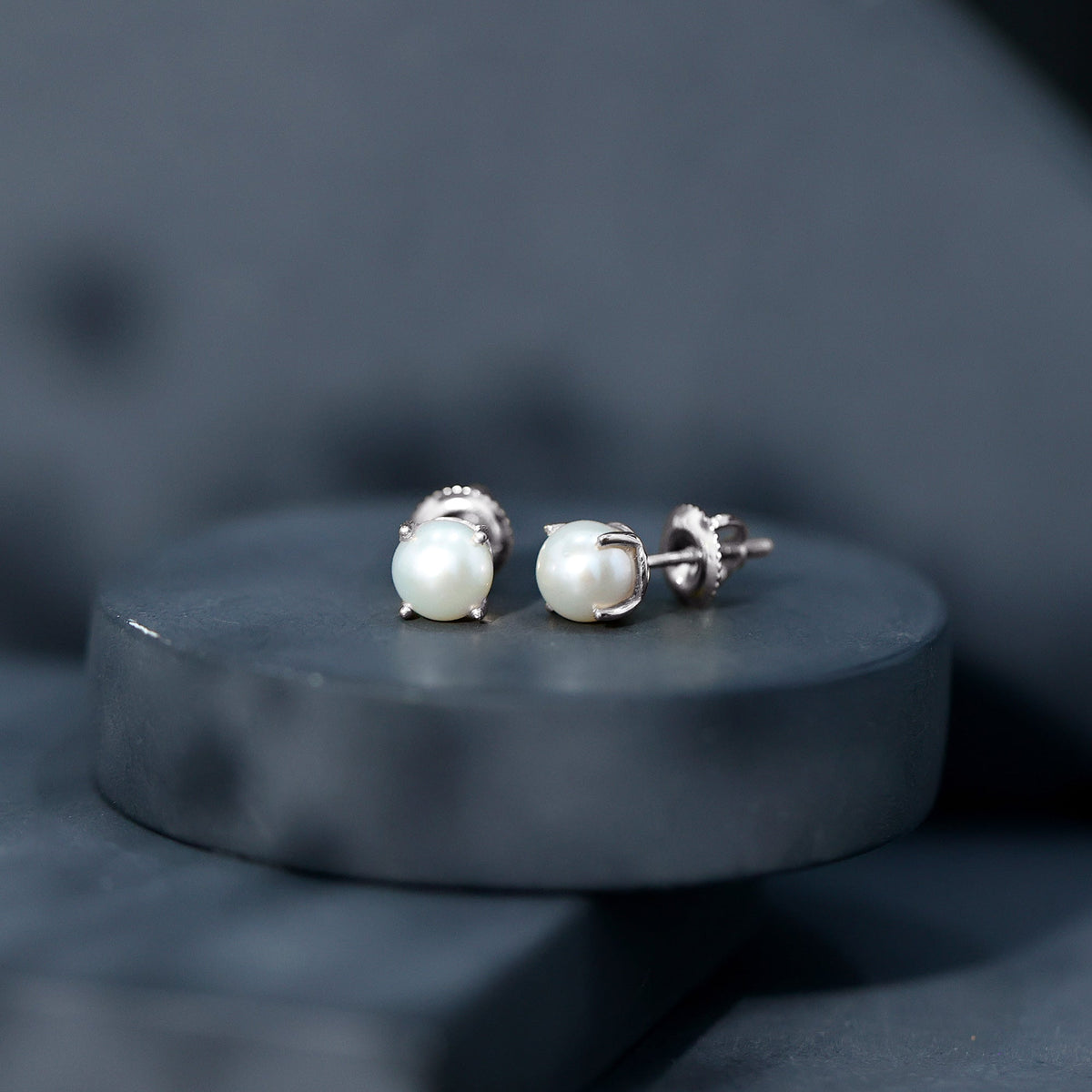 Natural 4.4 Carat Pearl Stud Earrings with Certificate