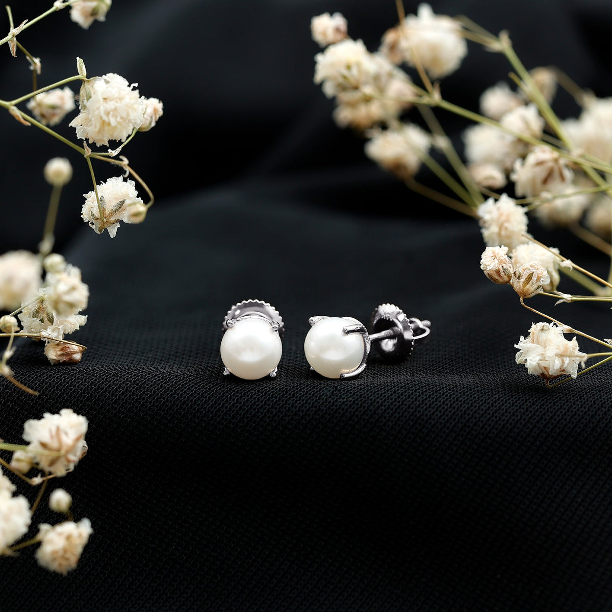 Natural 4.4 Carat Pearl Stud Earrings with Certificate