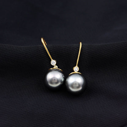 16 Carat Tahitian Black Pearl Dangling Earrings with Diamond