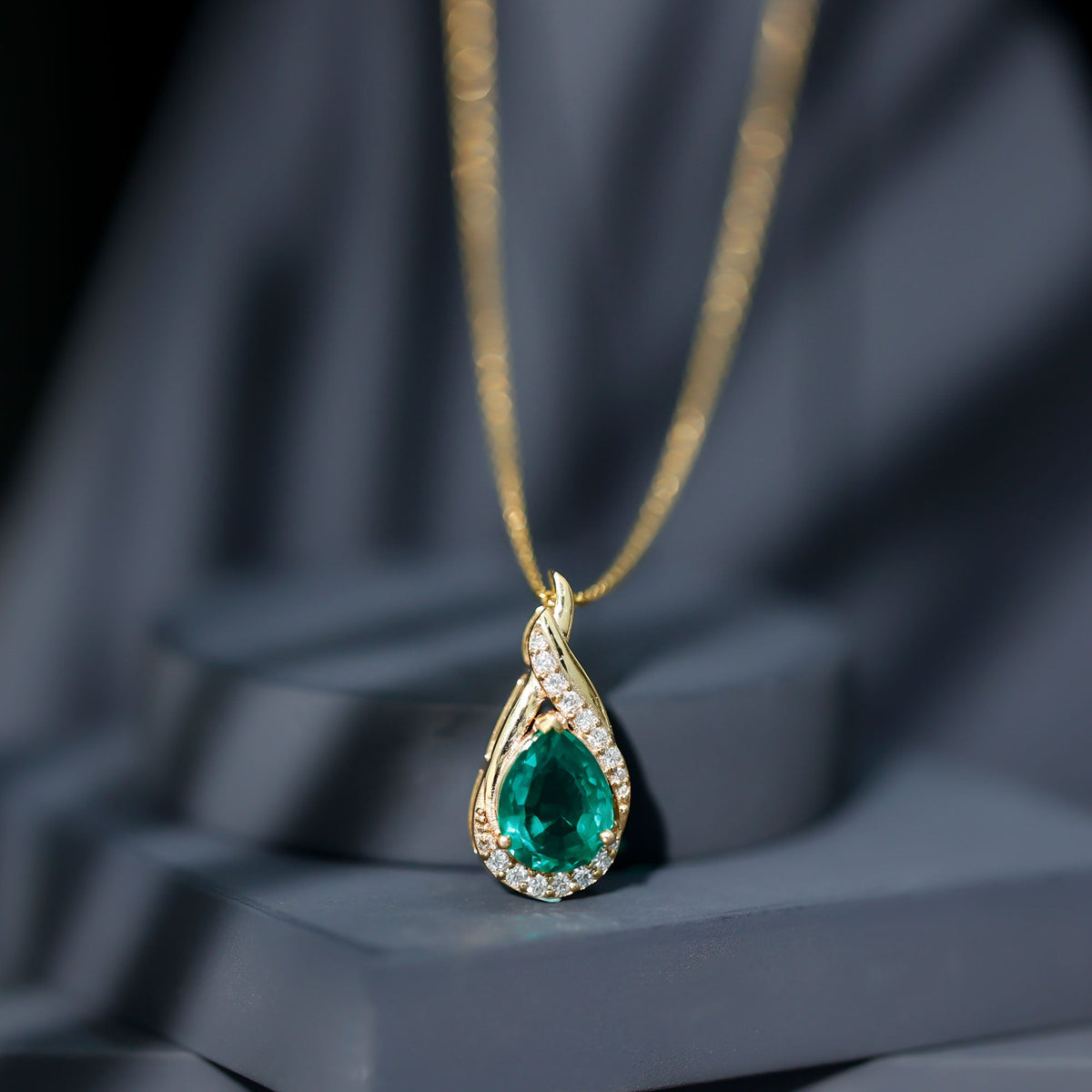 Lab Grown Emerald Vintage Inspired Necklace with Diamond