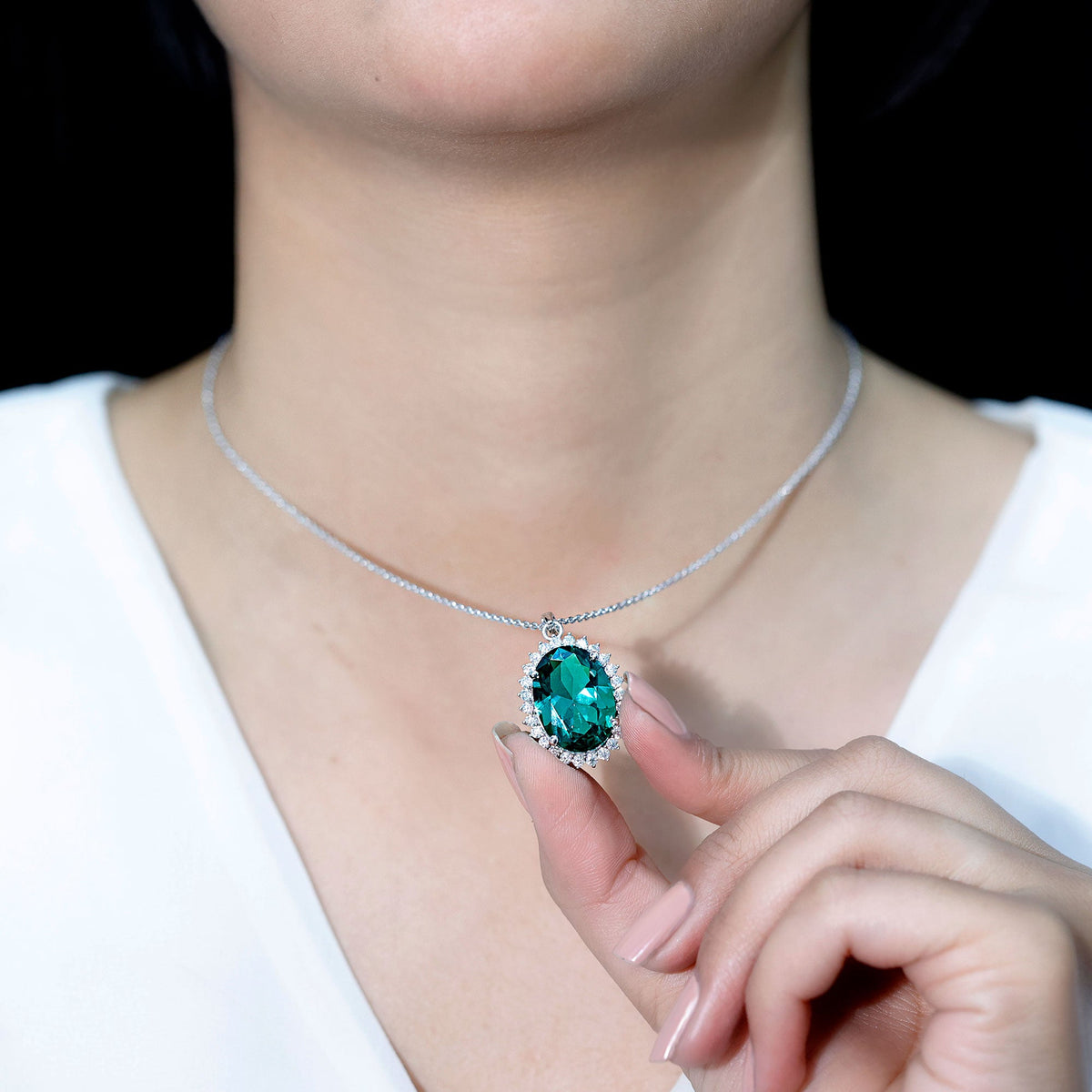 AAAA Quality 14 Carat Lab Grown Emerald Statement Necklace With Silver Chain