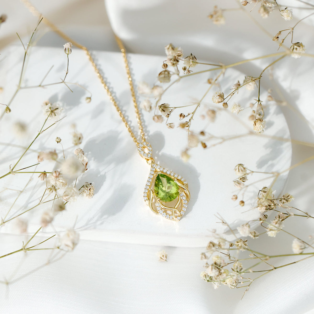 Designer 2.2 Carat Peridot Necklace with Lab Diamond