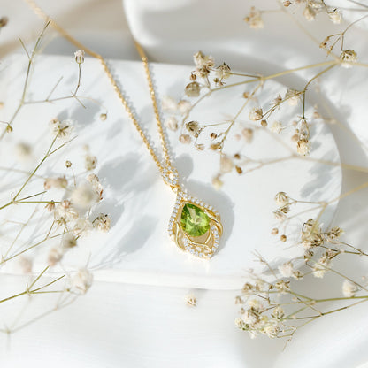 Designer 2.2 Carat Peridot Necklace with Lab Diamond