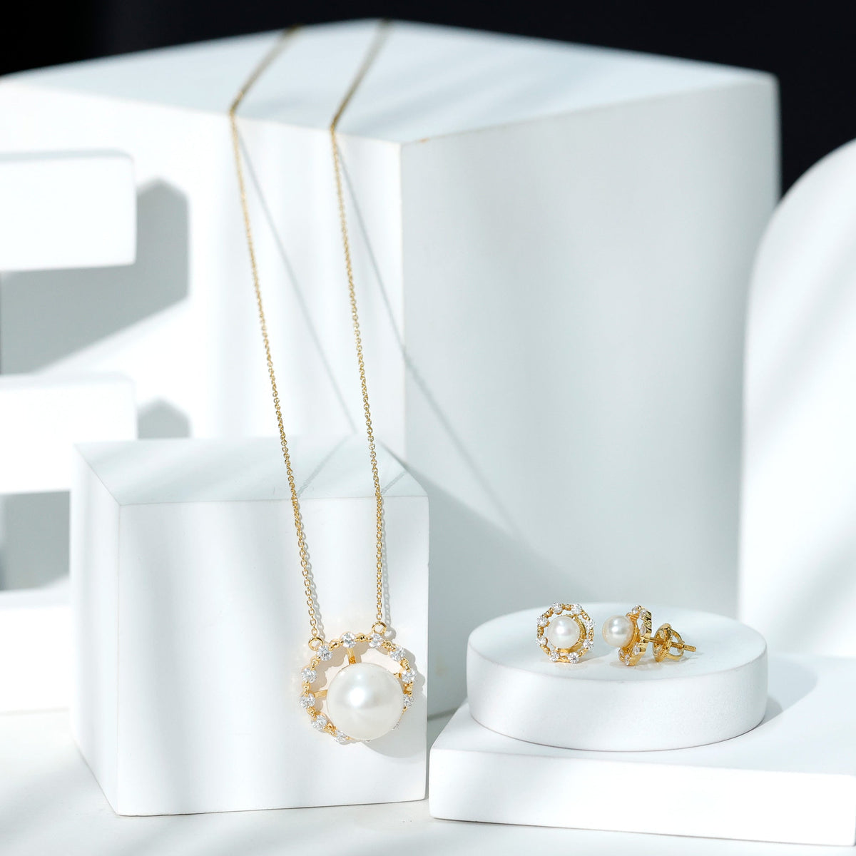 Genuine Freshwater Pearl Halo Necklace and Earrings Set with Certificate