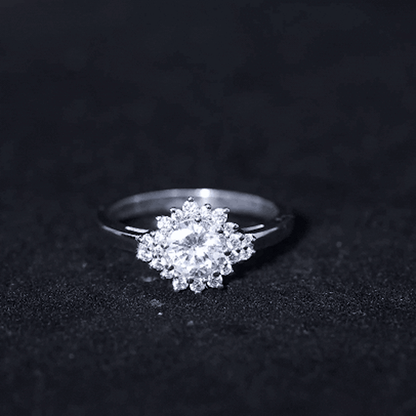0.9 Carat Certified Lab Grown Diamond Halo Engagement Ring