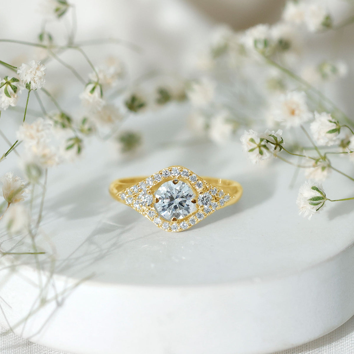 Certified 0.9 Carat Lab Grown Diamond Classic Engagement Ring