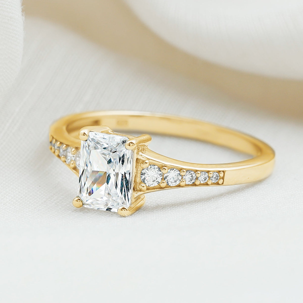 Brilliant Cut 1.7 Carat Lab Grown Diamond Emerald Cut Engagement Ring