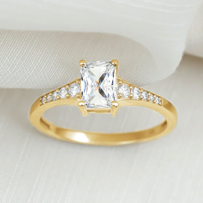 Brilliant Cut 1.7 Carat Lab Grown Diamond Emerald Cut Engagement Ring
