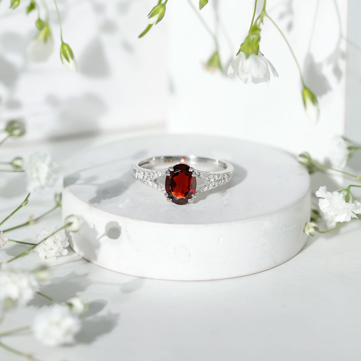 Natural 1.5 Carat Garnet Oval Engagement Ring with Diamond Split Shank
