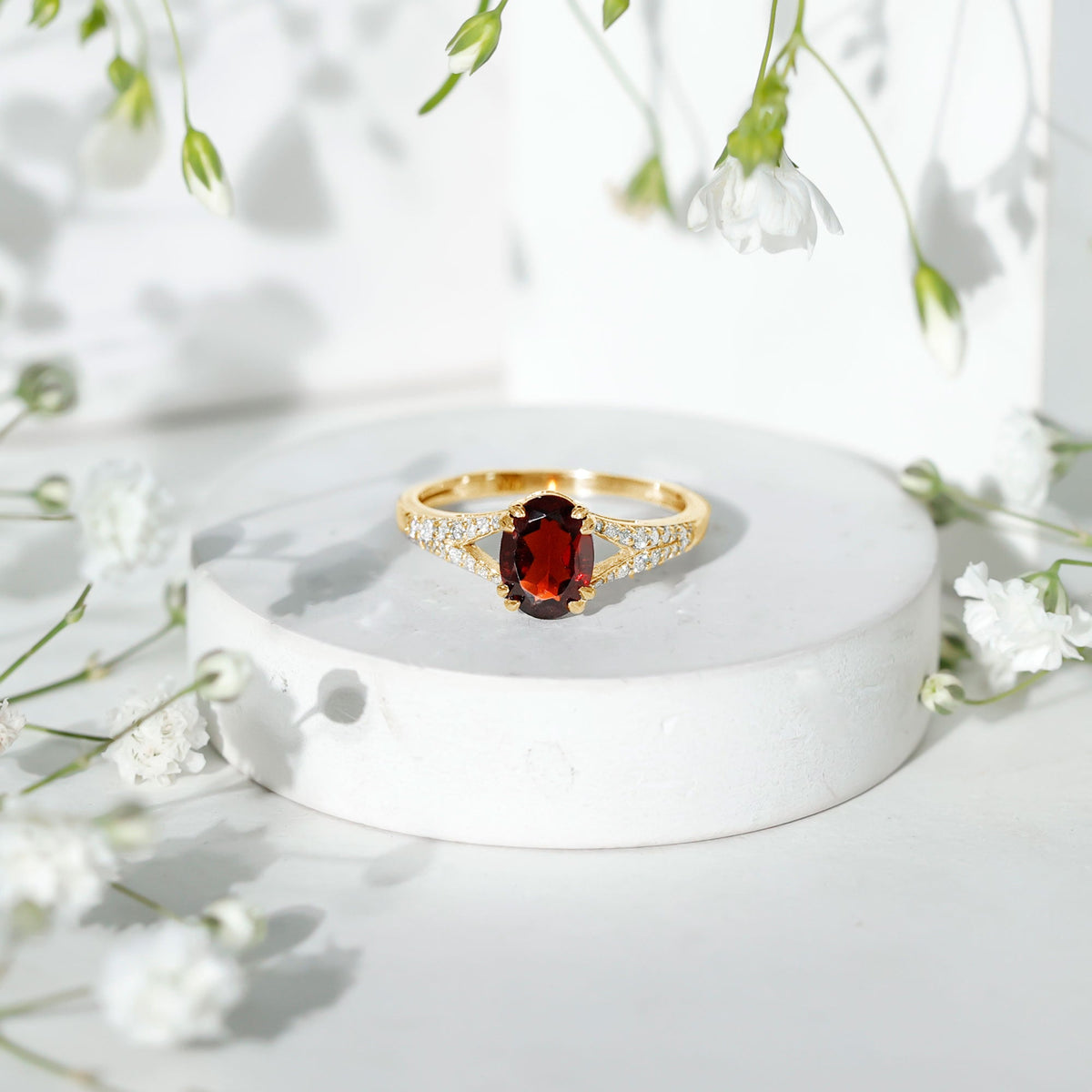 Natural 1.5 Carat Garnet Oval Engagement Ring with Diamond Split Shank