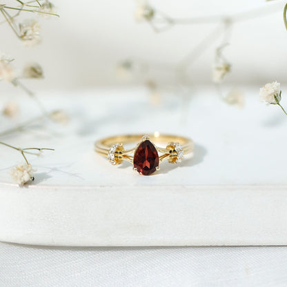 Certified Real 0.8 Carat Garnet Pear Shaped Engagement Ring with Diamond