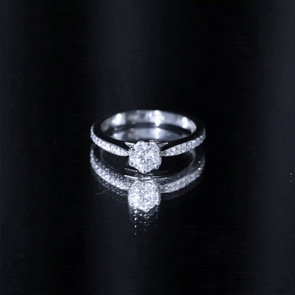 Lab Grown Diamond Solitaire Engagement Ring with Side Stones