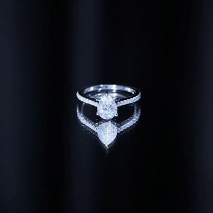 Lab Diamond 1.3 Carat Pear Shape Engagement Ring With Side Stones