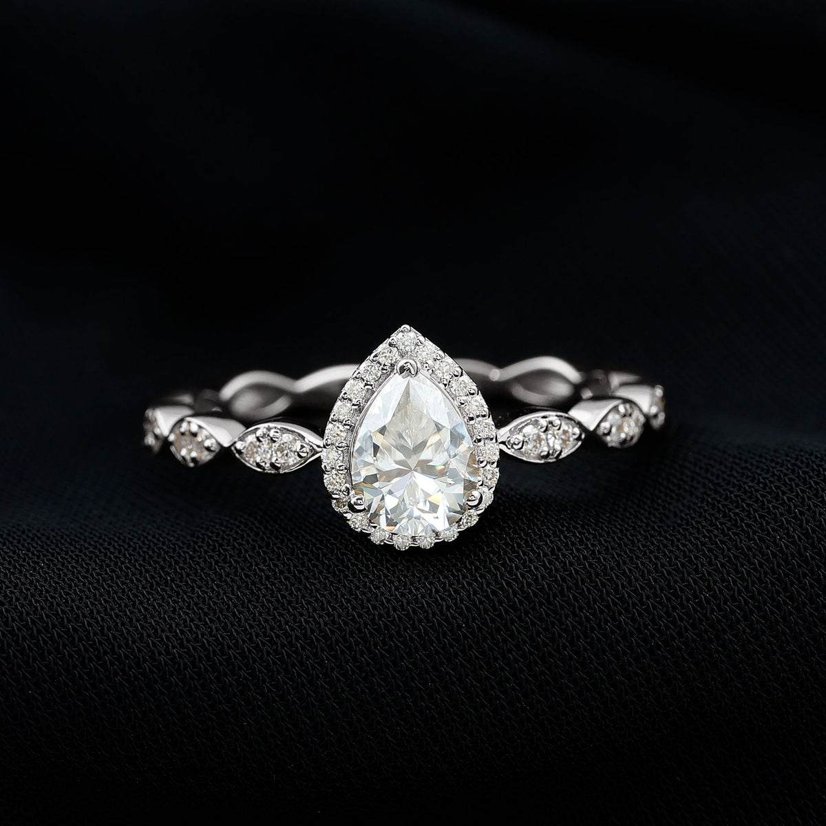 Lab Grown Diamond Teardrop Engagement Ring with Scalloped Shank