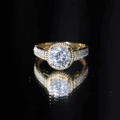 Lab Grown Diamond Circle Engagement Ring With Rope Frame