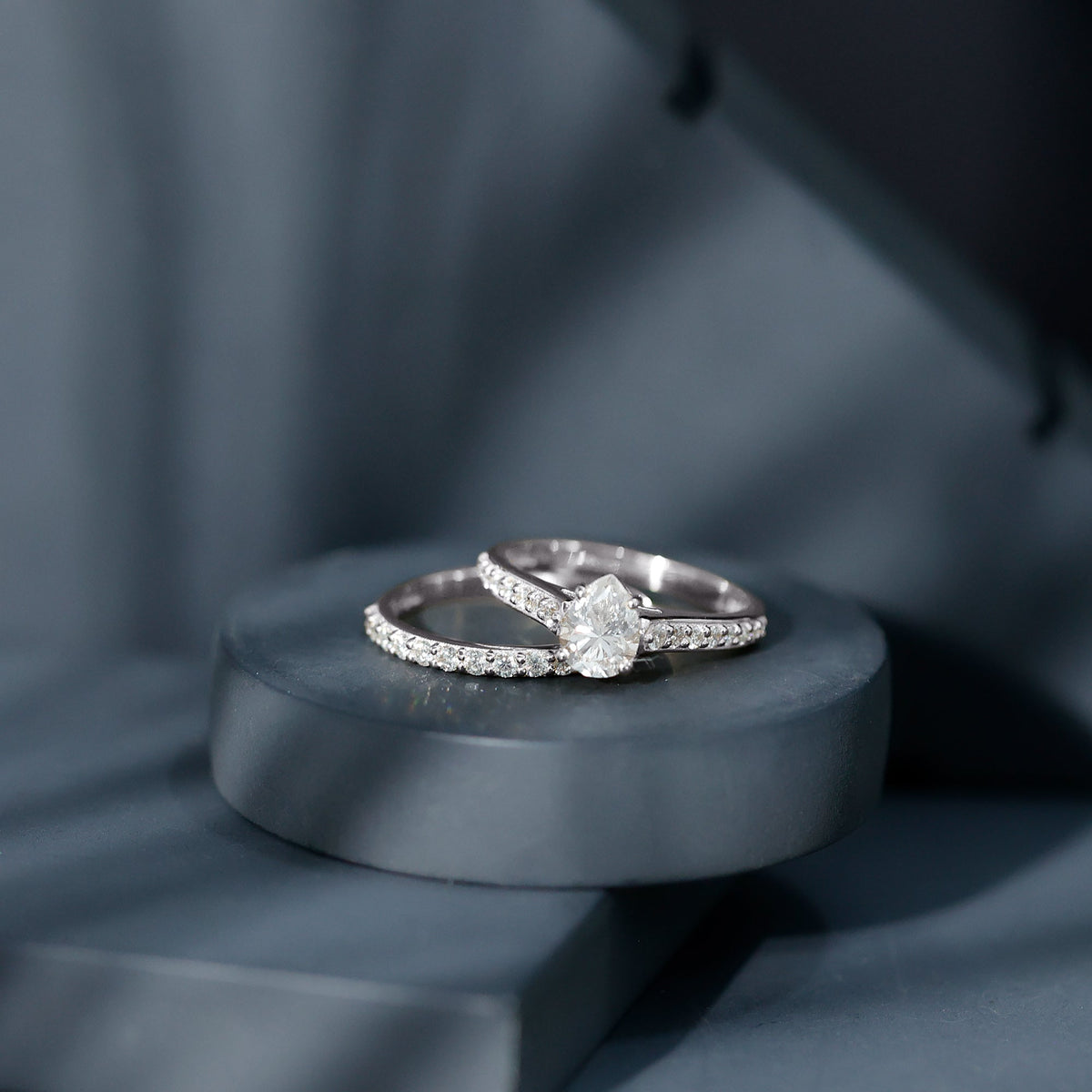 Pear Cut 1.3 Carat Lab Grown Diamond Marriage Ring Set for Women