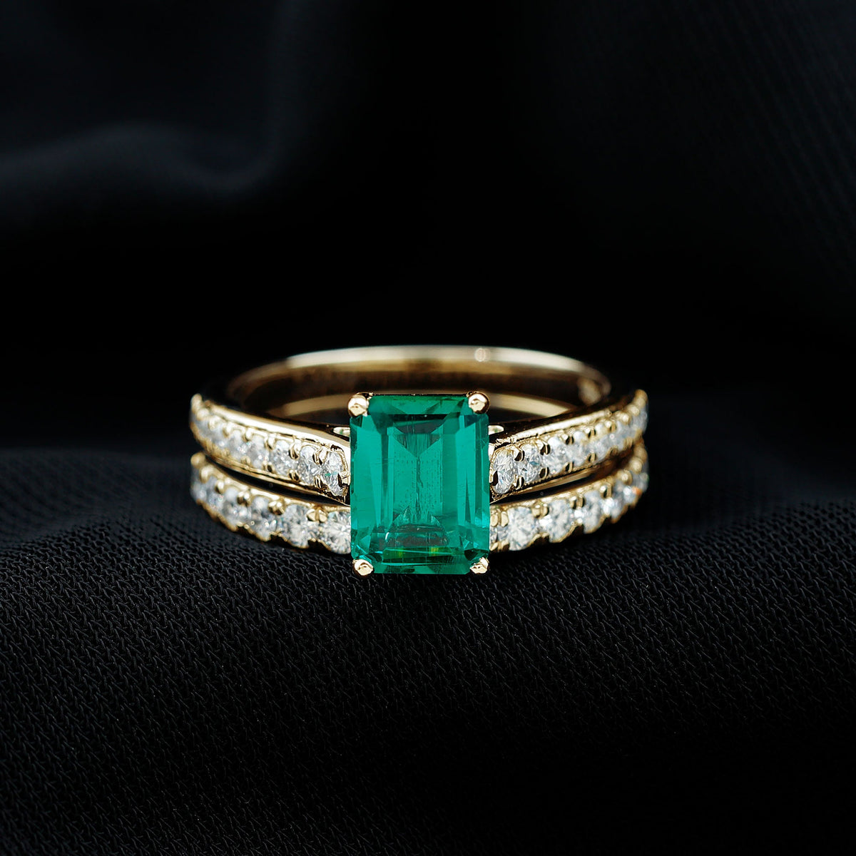 Lab Grown 1.6 Carat Emerald Cut Emerald Engagement Ring with Wedding Band