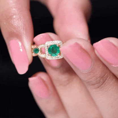Vintage Style Emerald and Diamond Engagement Ring for Women