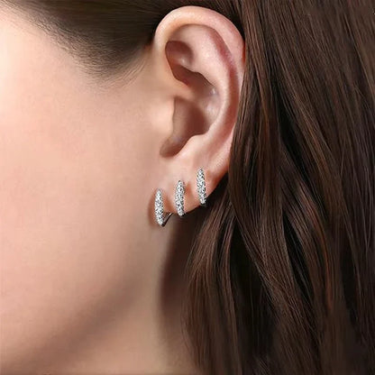 Exquisite Silver Color Claws Stud Earrings with Crystal Modern Design Fashion Versatile Accessories Women Jewelry