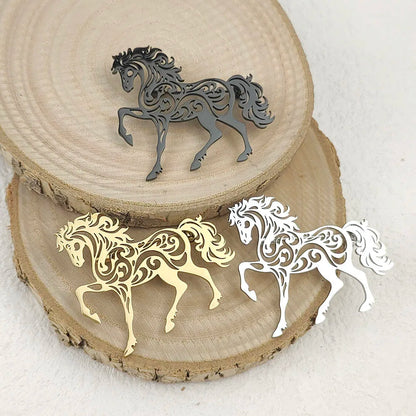 Original hollow horse stainless steel brooch, waterproof and non-fading accessory, suit lapel pin, boyfriend gift