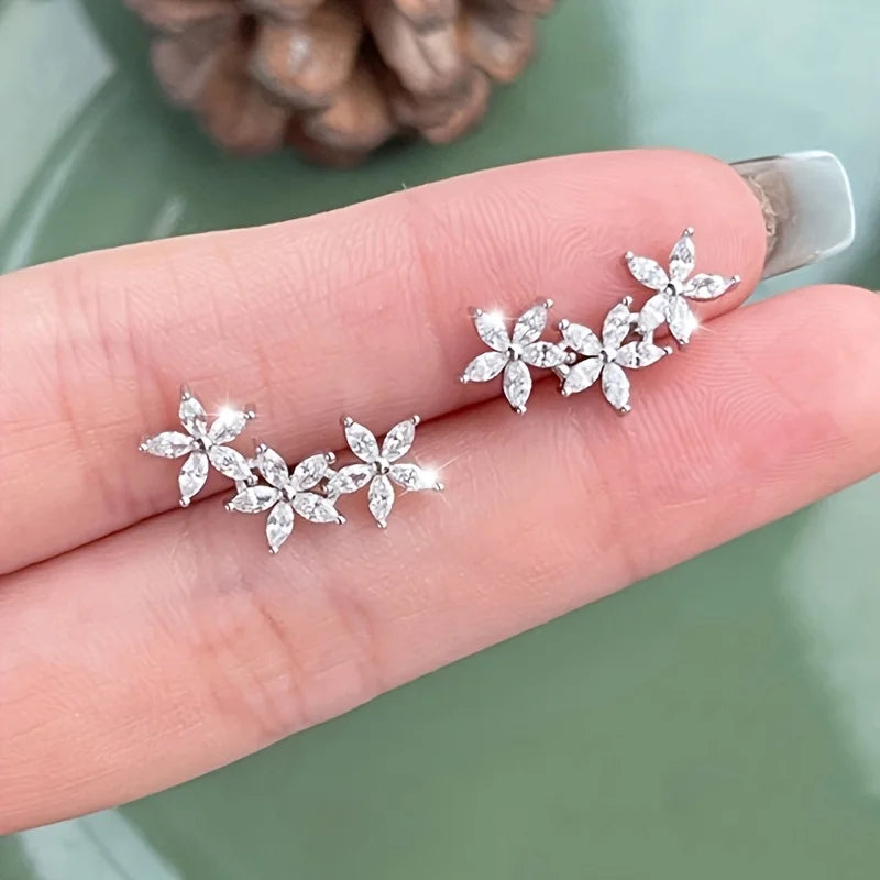 S925 silver sparkling five-petaled flower earrings elegant and fashionable wearable all year round  suitable for festive parties