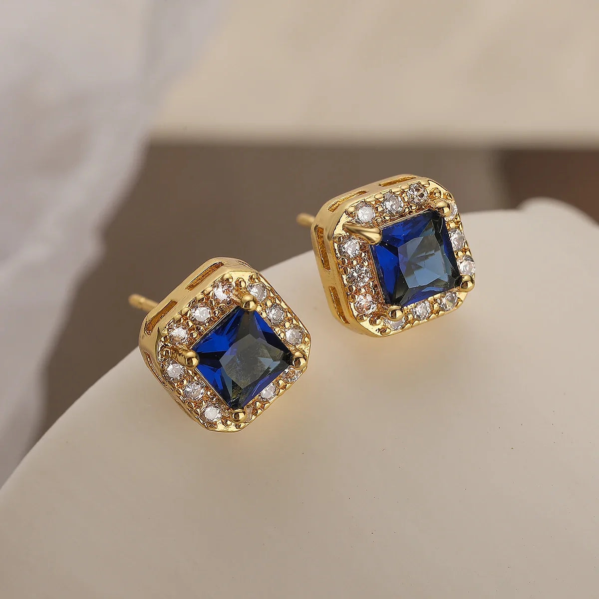 NEWBUY Red/White/Blue/Pink/Green 5 Colors Crystal Square Stud Earrings For Elegant Women Gold Color CZ Wedding Jewelry