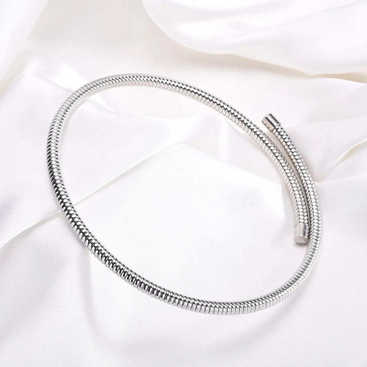 Women Torques Necklace, Adjustable Open Choker Snake Collar Stretch Statement Jewelry