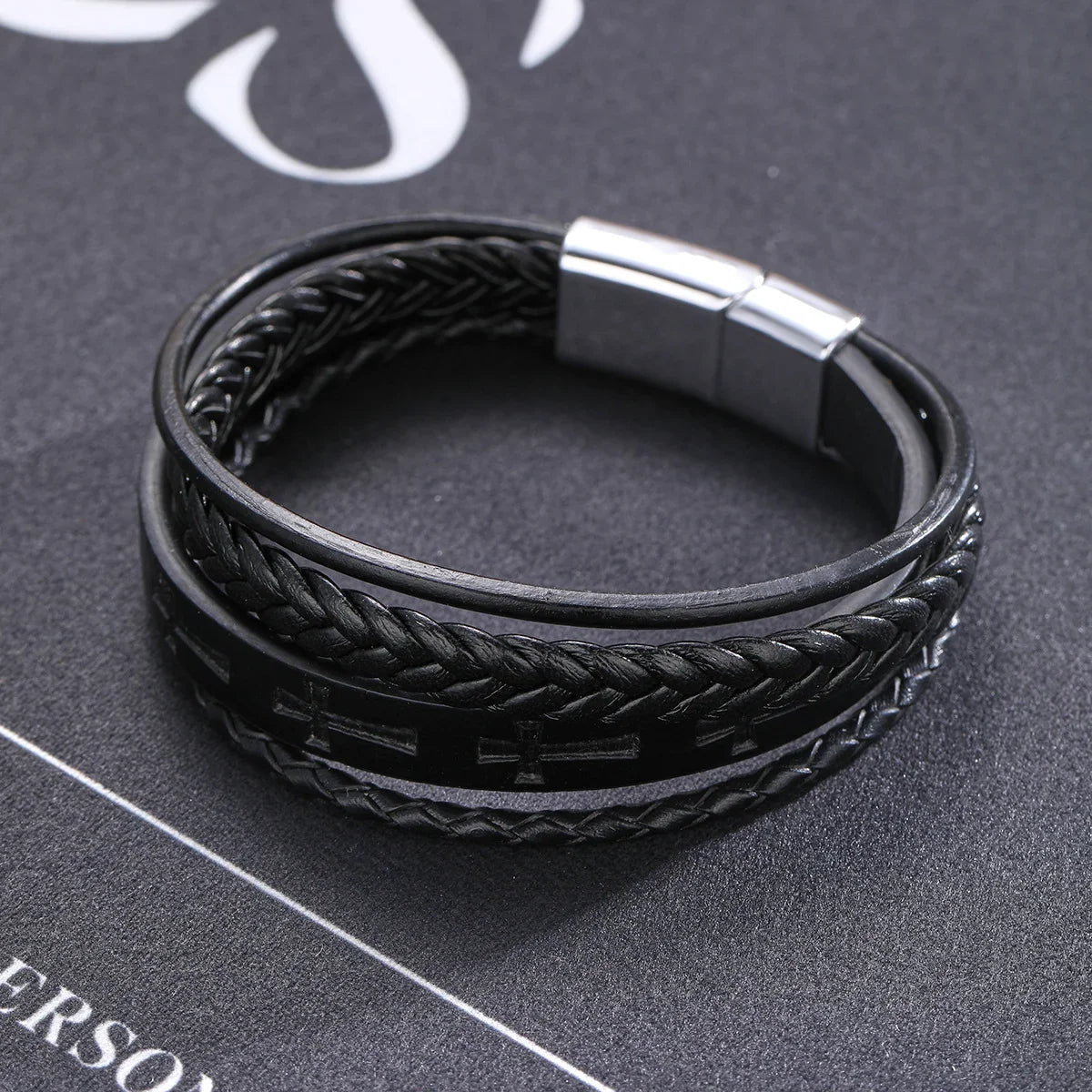 Fashion Cross Leather Rope Bracelet for Men Vintage Woven Leather Bracelet Punk Metal Magnet Buckle Personality Bracelet Jewelry